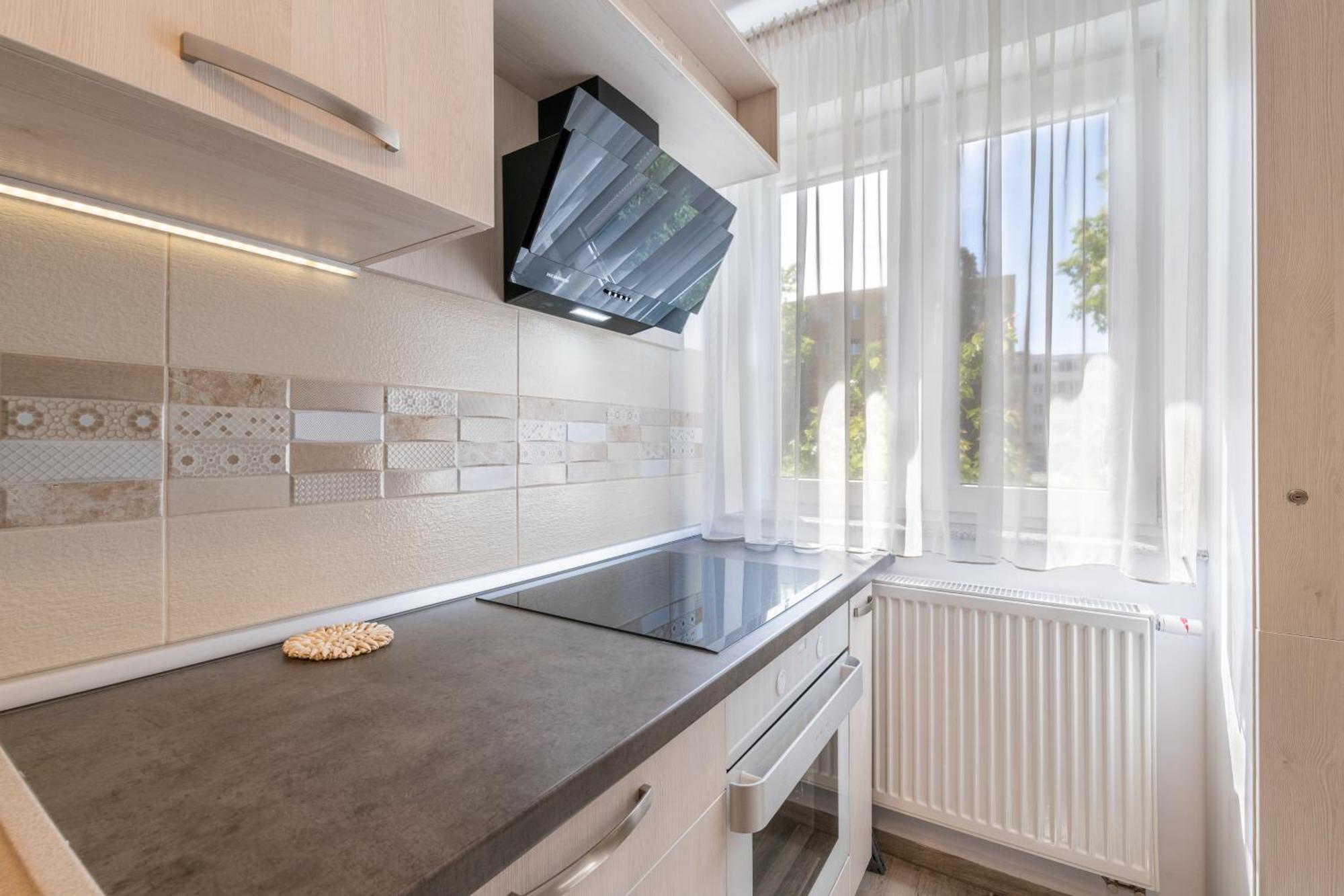 Springhome - Cozy Apartment With Balcony & Parking Braşov Extérieur photo